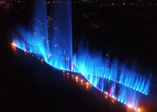 Außerhalb großer RGB-Beleuchtung schwimmender tanzender Wasserbrunnen mit Laser und Feuer